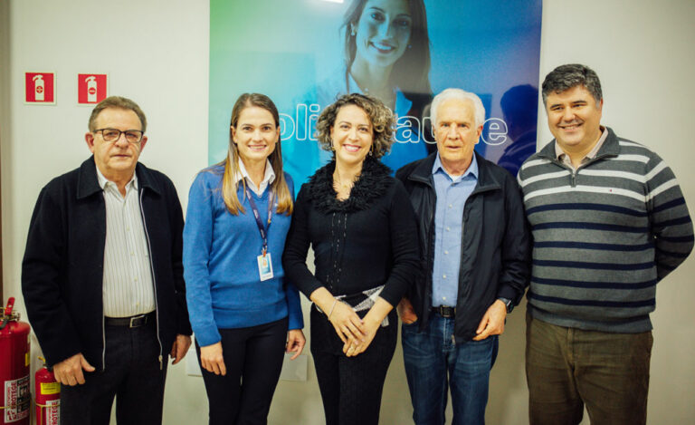 Poli saúde inaugura laboratório em Pato Branco