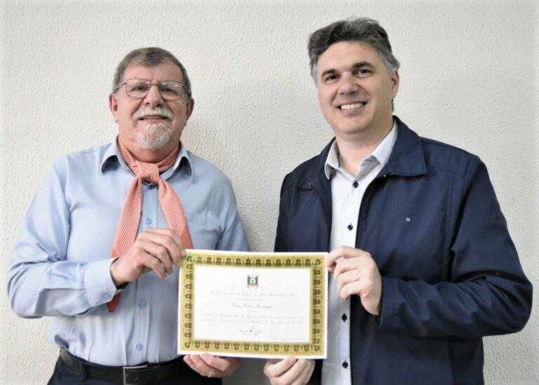 Elóis Rodrigues homenageado como embaixador do Rio Grande do Sul