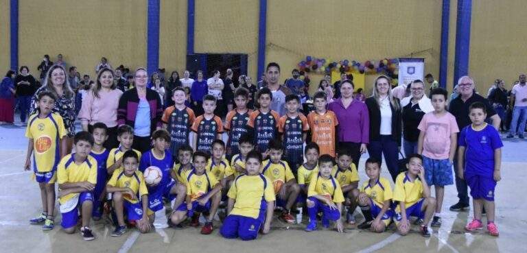 Escola Sagrado Coração lança projeto de futsal