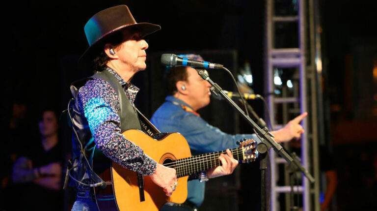 Di Paullo e Paulino arrastam multidão para o último dia do Agro Show