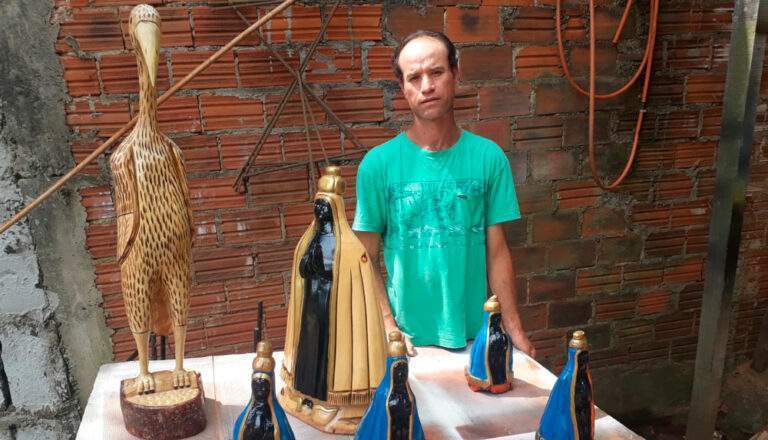 Para trabalhar com artesanato é preciso ter dom, diz Edenilson