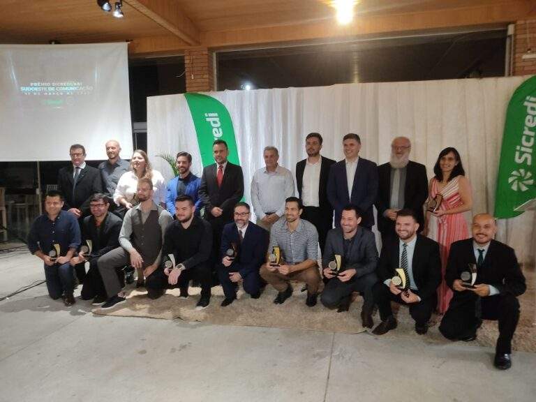 Bem prestigiado o jantar de posse e prêmios da ABI Sudoeste