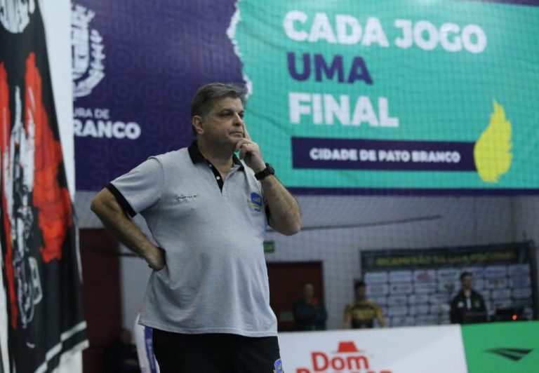 Pato anuncia saídas do técnico Sérgio Lacerda e de estrela do elenco