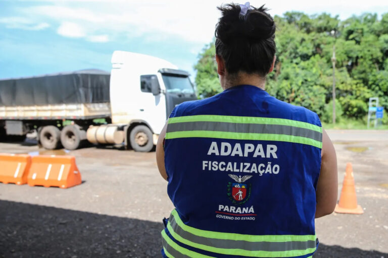 Servidores da Adapar podem entrar em greve dia 10 de abril