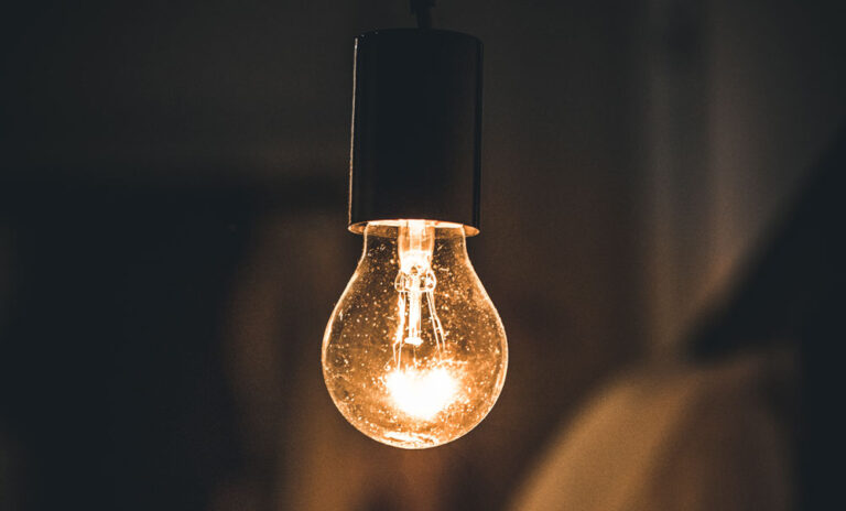 Aneel anuncia que mês de abril continuará com bandeira verde