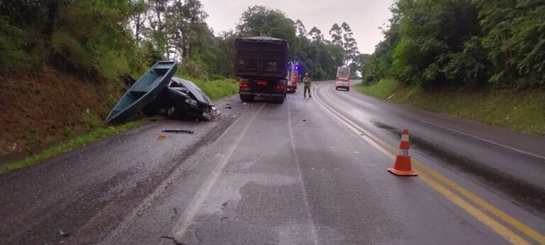 Acidente fatal na PR-182 deixa um morto e um ferido