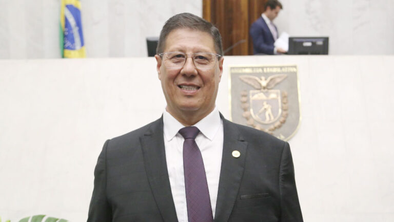 Adão viabiliza R$ 1 milhão para reformas de colégio em dez municípios do Sudoeste