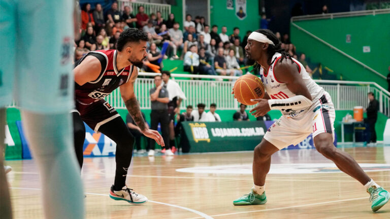 Pato Basquete joga por boa colocação para a disputa dos play-offs da NBB