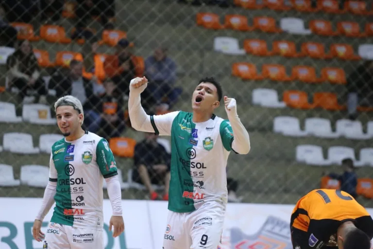 Marreco vira e goleia Carlos Barbosa, no RS