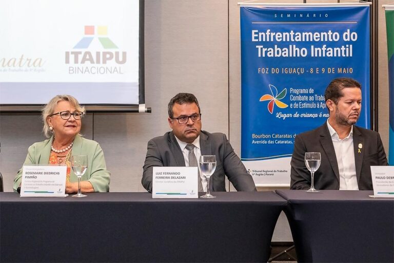 O diretor Delazari representou Itaipu no evento. Fotos: Rafael Kondlatsch