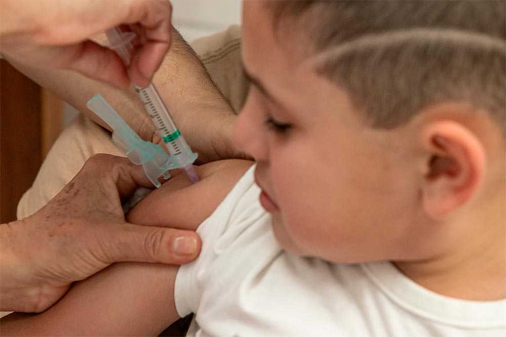 A vacina contra a gripe é uma importante forma de proteção contra o vírus e desde sábado (10) está liberada e disponível para toda a população acima dos seis meses de idade.
Foto: Roberto Dziura Jr/AEN