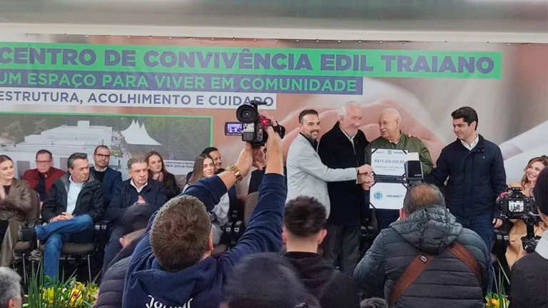 Presidente Alexandre Curi enaltece trabalho de Ademar Traiano