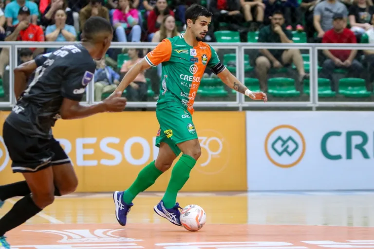 Marreco goleia o Esporte Futuro, em Toledo, e entra no G4 da LNF