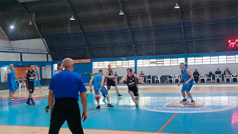 Beltrão sedia copa de basquete máster
