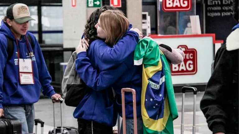 Alunos do NRE de DV são selecionados no Ganhando o Mundo