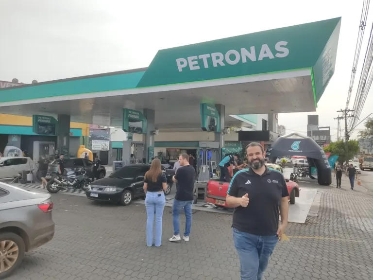 City Bell muda oficialmente para Petronas