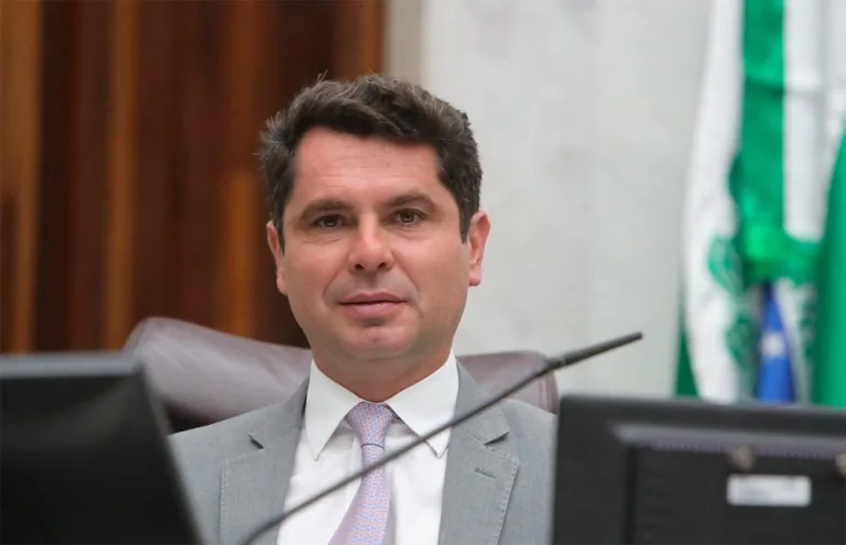 Sim ao Agosto Lilás, não à violência contra a mulher