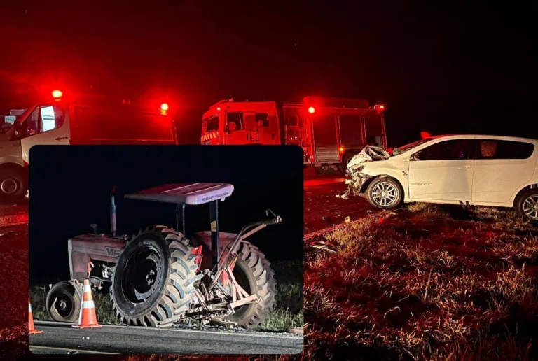 Carro colidiu contra trator; motorista do veículo se feriu gravemente