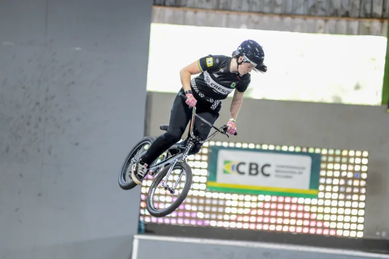 Duda Penso, menina prodígio do Brasil, segue em busca do sonho olímpico