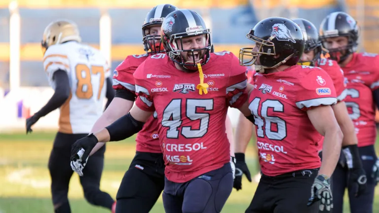 Domingo tem Red Feet e Chapecoense, no Anilado