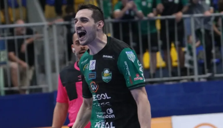 Marreco vira sobre o Foz no Arrudão