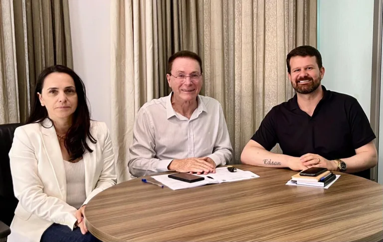 Primeira mulher assume Secretaria de Administração em Beltrão