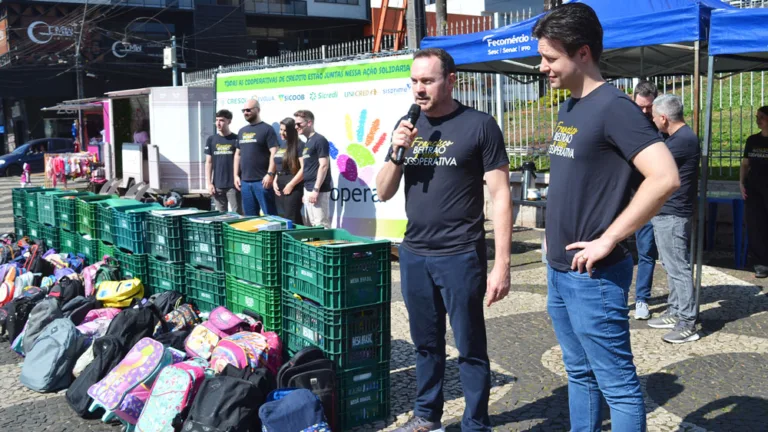 Campanha arrecada materiais escolares para escolas