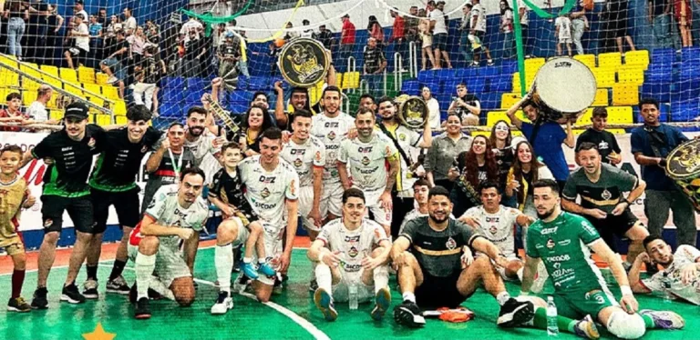 De virada, Galo venceu Apucarana e está a um empate da semi na Prata