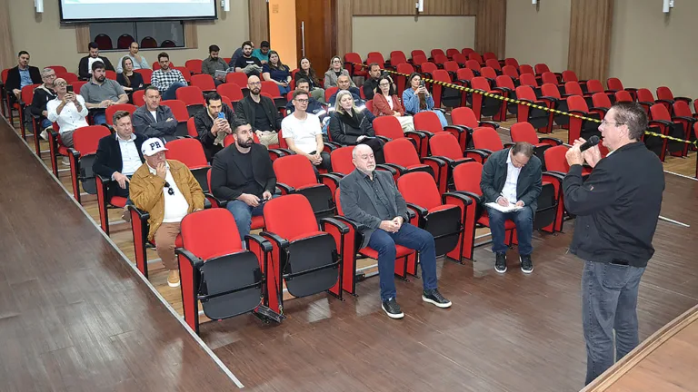 Carlinhos destaca governo Ratinho Júnior, mas cobra melhores rodovias para a região