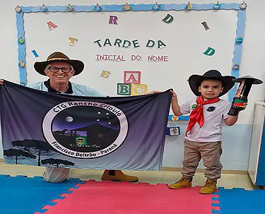 Rui Machado mantém viva a tradição da Chama Crioula em Francisco Beltrão