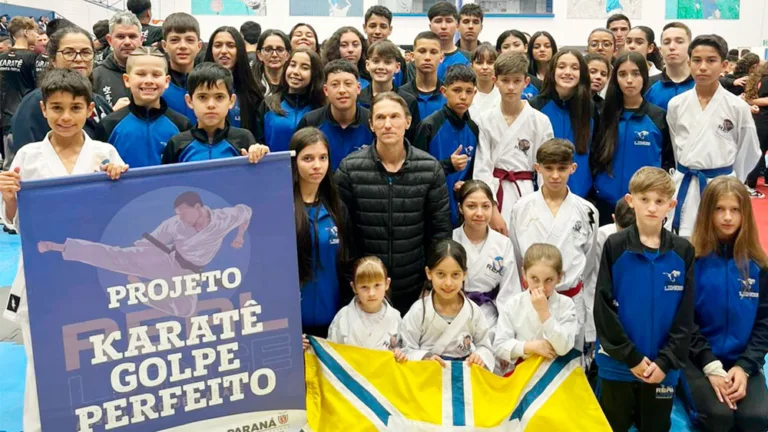 Beltronenses conquistam título paranaense de karatê