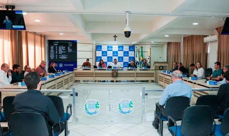 Vereadores aprovam indicação para distribuir medicamentos a pets