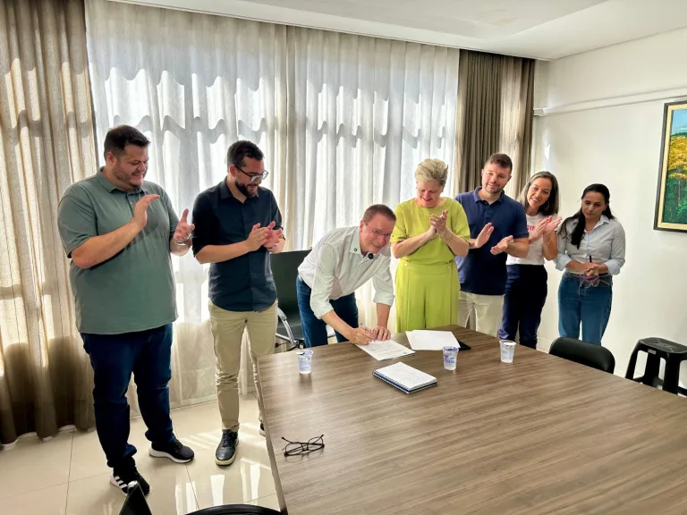 Beltrão chama os primeiros aprovados no concurso e convoca 200 professores