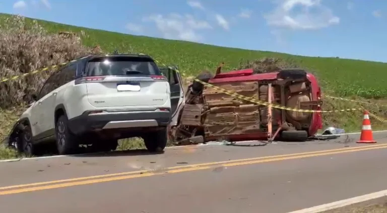 Dois morrem em colisão entre Jeep e Celta em rodovia de Enéas Marques