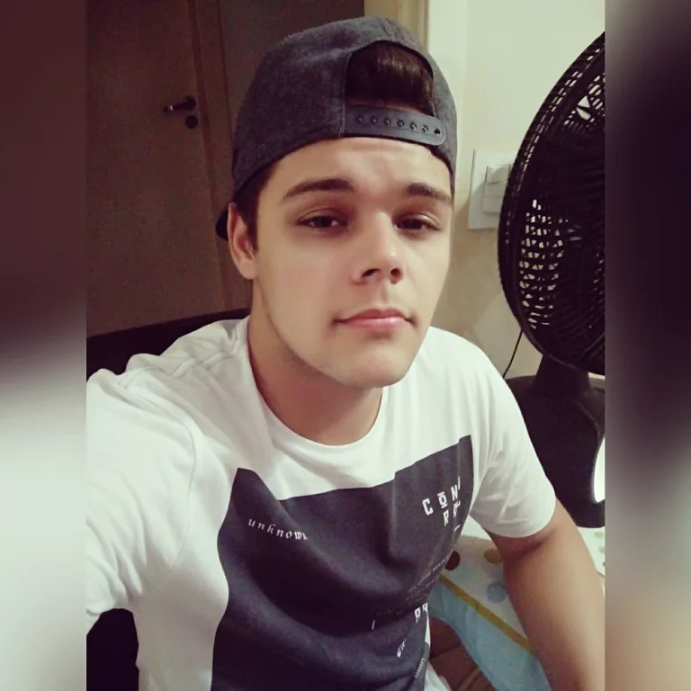 Capanema se despede de jovem que se afogou no Rio Iguaçu