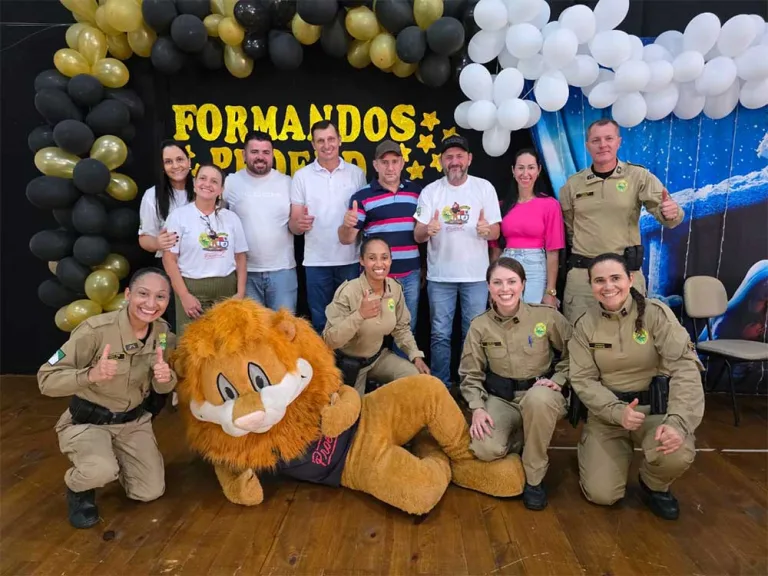 Proerd forma alunos em Nova Esperança do Sudoeste