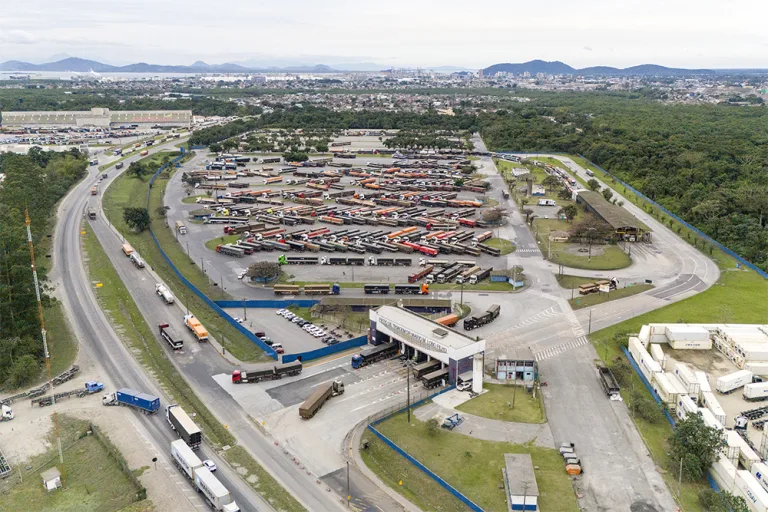 Pátio de Triagem de Paranaguá recebe mais de meio milhão de caminhões em 2025