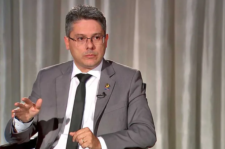 Relator da CPI do Crime Organizado quer convocação de mulher de Alexandre de Moraes e irmãos de Dias Toffoli