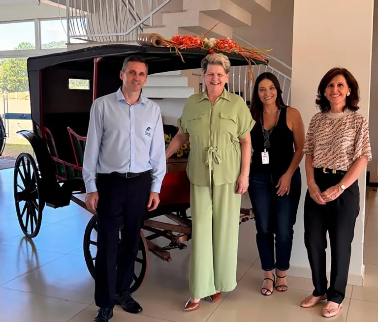 Comitiva da Prefeitura visita o Maestro Thermas