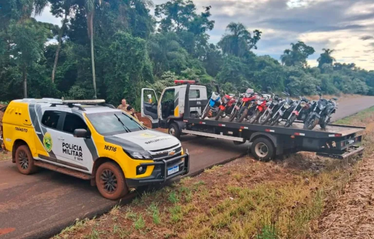 PM apreende motocicletas por manobras perigosas