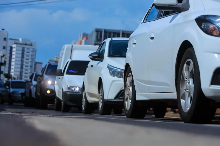 Só conscientizar e multar com radar fixo não resolve