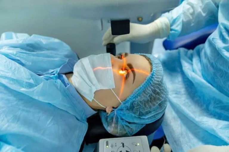 Procedimento com microlente permite correção da miopia com segurança e reversibilidade