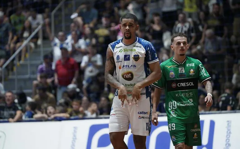 Pato aumenta vantagem sobre o Marreco na história do Clássico