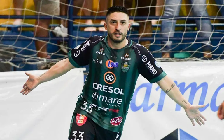 Quem são os maiores artilheiros do Clássico das Penas