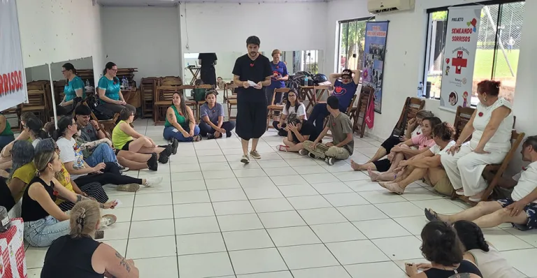 Curso de palhaço reuniu muitas pessoas que atuam em hospitais