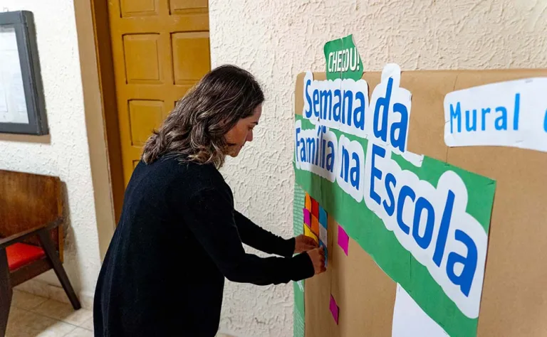 Semana da Família na Escola mobiliza mais de 2 mil colégios no Paraná