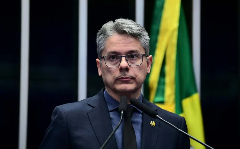 Alessandro Vieira se solidariza com Romeu Zema contra Gilmar