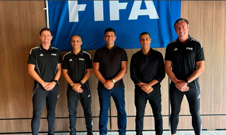 Fifa escala três árbitros brasileiros para Copa do Mundo