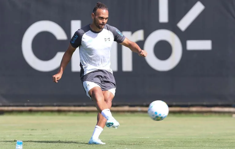 Grêmio retoma Brasileirão jogando fora de casa