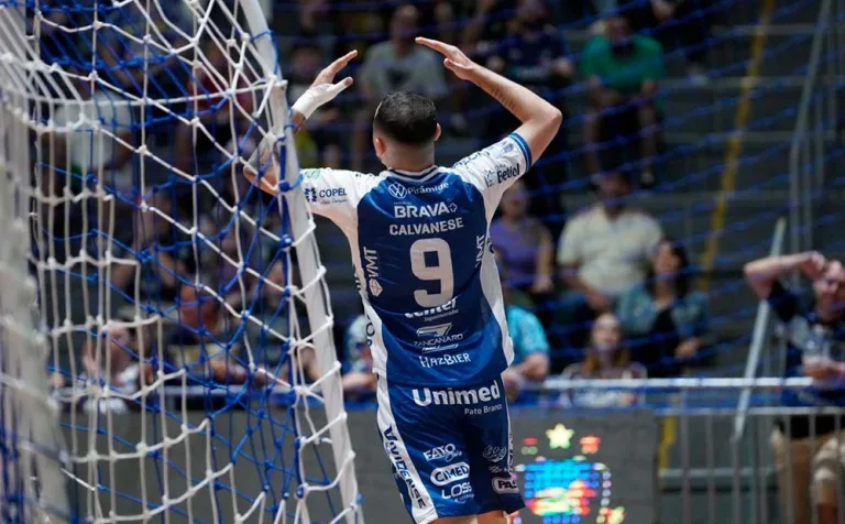 Pato começa venda de ingressos para jogo contra o Magnus